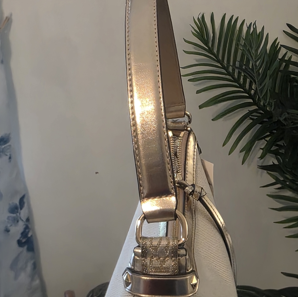 Michael Kors Cream Shoulder Bag NWT RETAIL $358+ - Picture 5 of 10